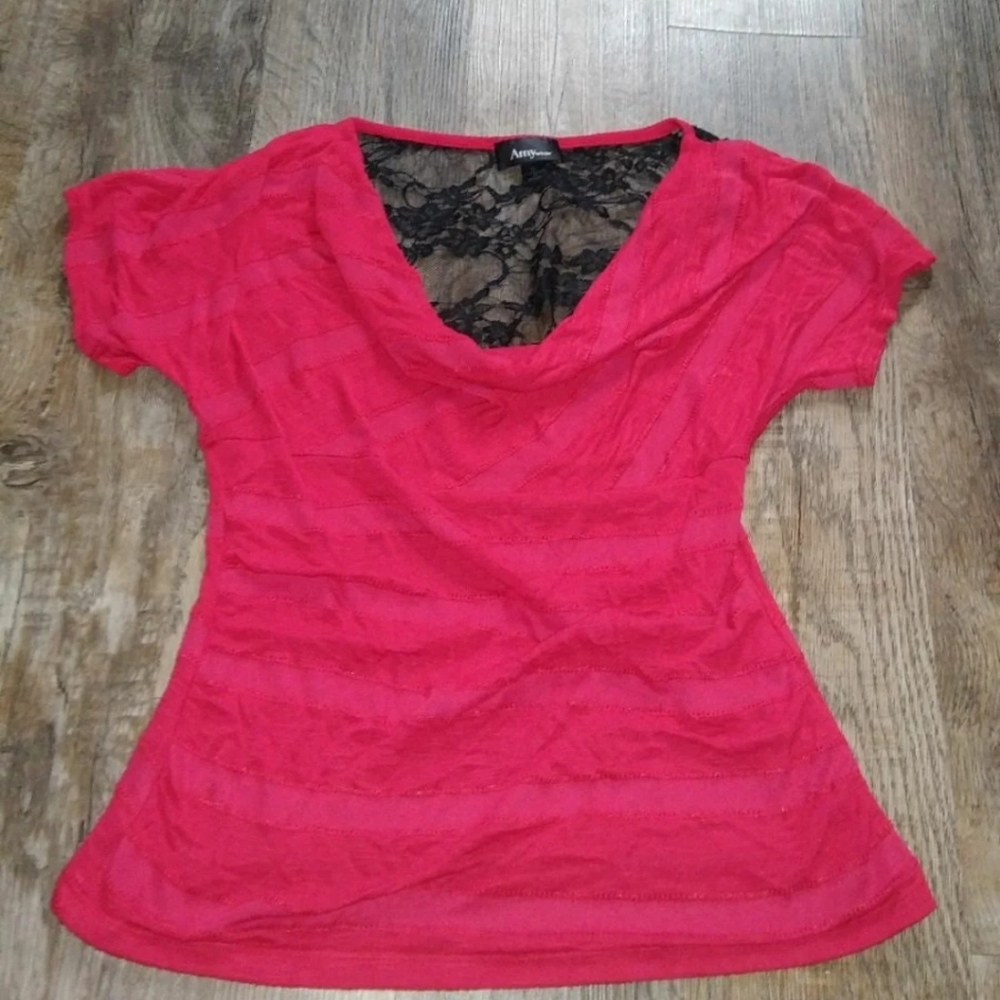 💥3 for $15 Red lace top
